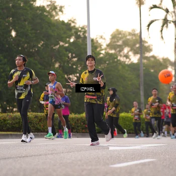 Runner Photo 6411115