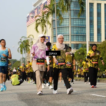 Runner Photo 6411145
