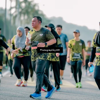 Runner Photo 6411154