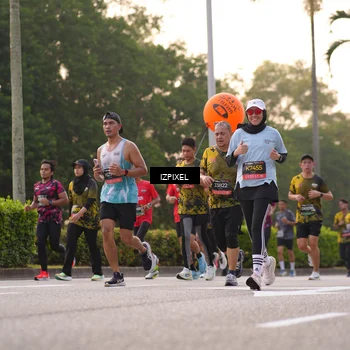 Runner Photo 6411182