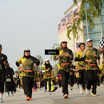 Runner Photo 6411198
