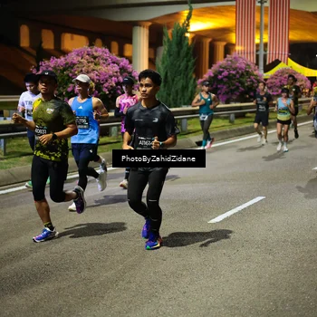 Runner Photo 6411253
