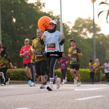 Runner Photo 6411255
