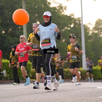 Runner Photo 6411311