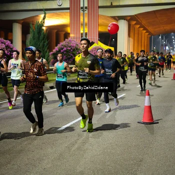 Runner Photo 6411324