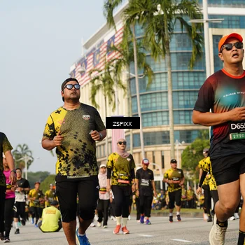 Runner Photo 6411330