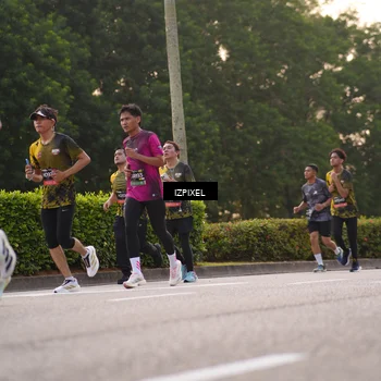 Runner Photo 6411342