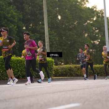 Runner Photo 6411343