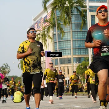 Runner Photo 6411358