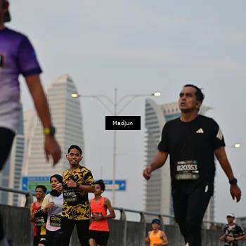 Runner Photo 6411573