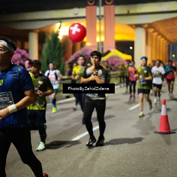 Runner Photo 6411575