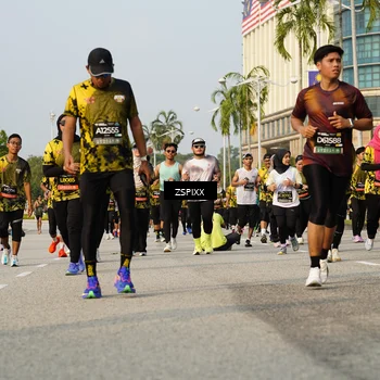 Runner Photo 6411695