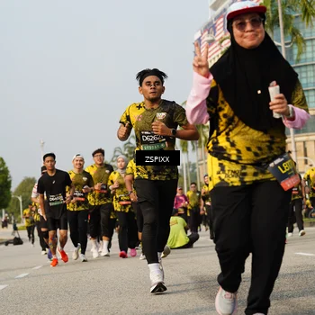 Runner Photo 6411764