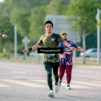 Runner Photo 6411875
