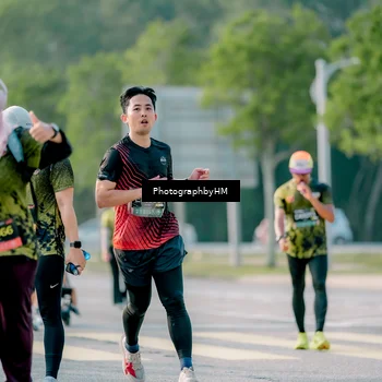 Runner Photo 6411900