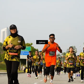 Runner Photo 6411909