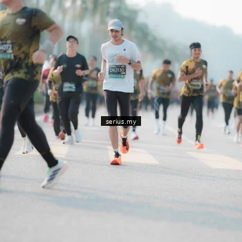 Runner Photo 6412011