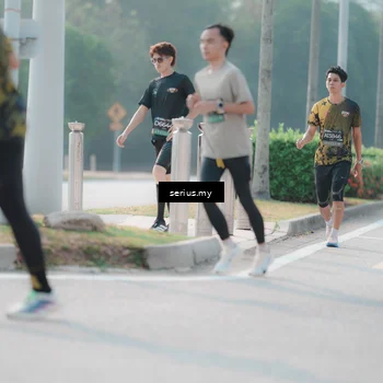 Runner Photo 6412020