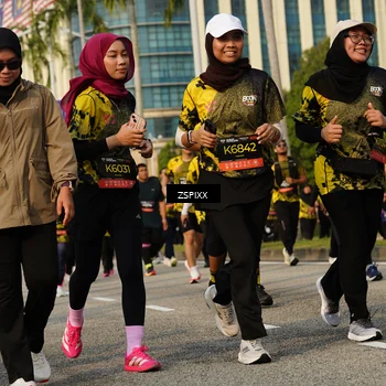 Runner Photo 6412025