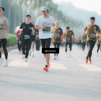Runner Photo 6412026