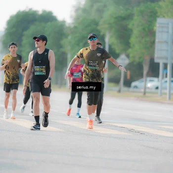Runner Photo 6412048