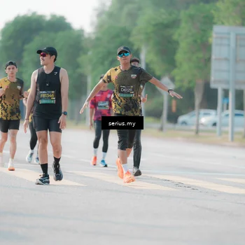 Runner Photo 6412054