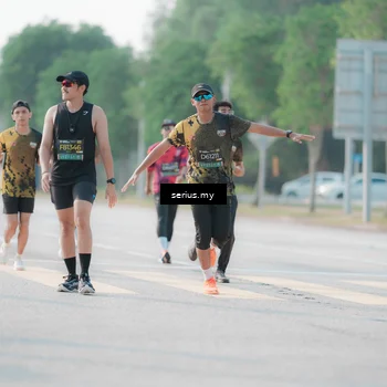 Runner Photo 6412055