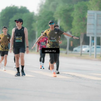 Runner Photo 6412057