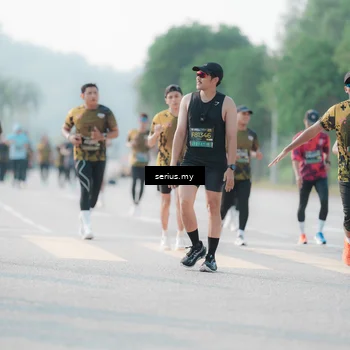 Runner Photo 6412060