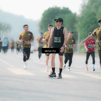 Runner Photo 6412062