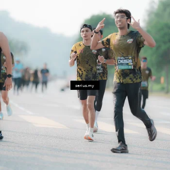 Runner Photo 6412092