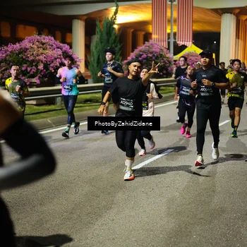Runner Photo 6412093