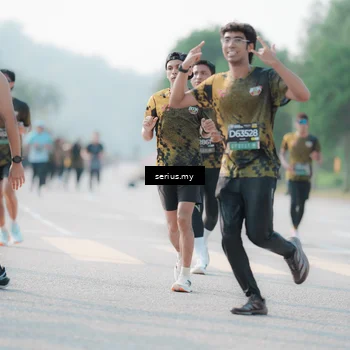 Runner Photo 6412097