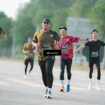 Runner Photo 6412100