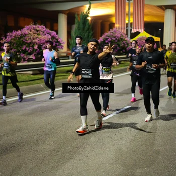 Runner Photo 6412106