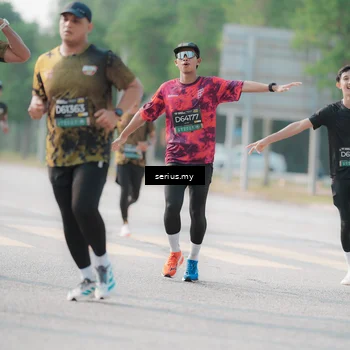 Runner Photo 6412109