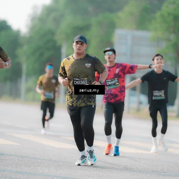 Runner Photo 6412121