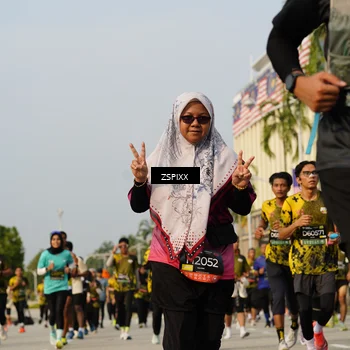 Runner Photo 6412146