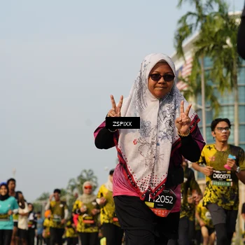 Runner Photo 6412151