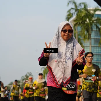 Runner Photo 6412159