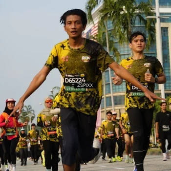 Runner Photo 6412179