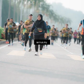Runner Photo 6412186