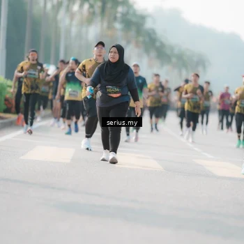 Runner Photo 6412201