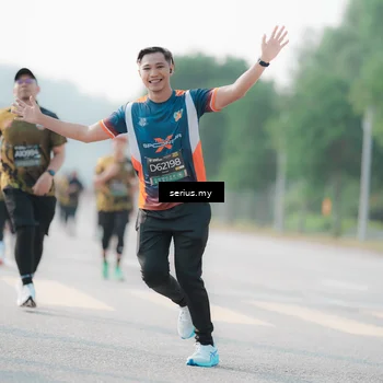 Runner Photo 6412211