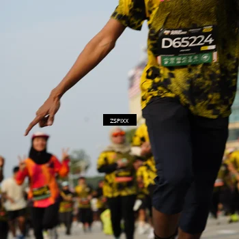 Runner Photo 6412213