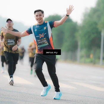 Runner Photo 6412215
