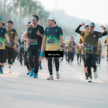 Runner Photo 6412221