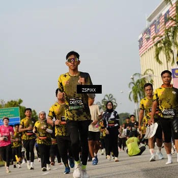 Runner Photo 6412245