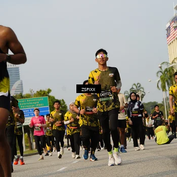Runner Photo 6412246