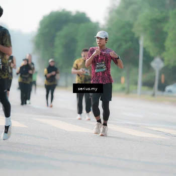 Runner Photo 6412250
